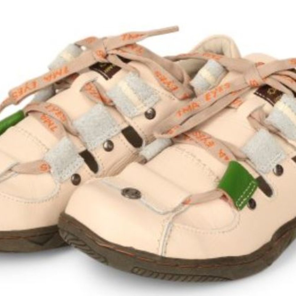 NIB TMA EYES | White Leather Walking Shoe - Picture 2 of 3